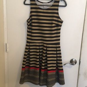 Knee-length Patterned Dress